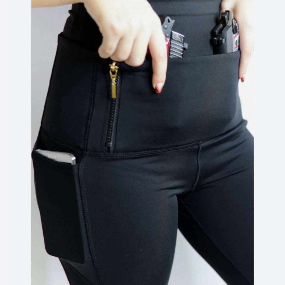 NWOT - Navy Blue Conceal Carry Athletic Leggings with Zipper Pocket